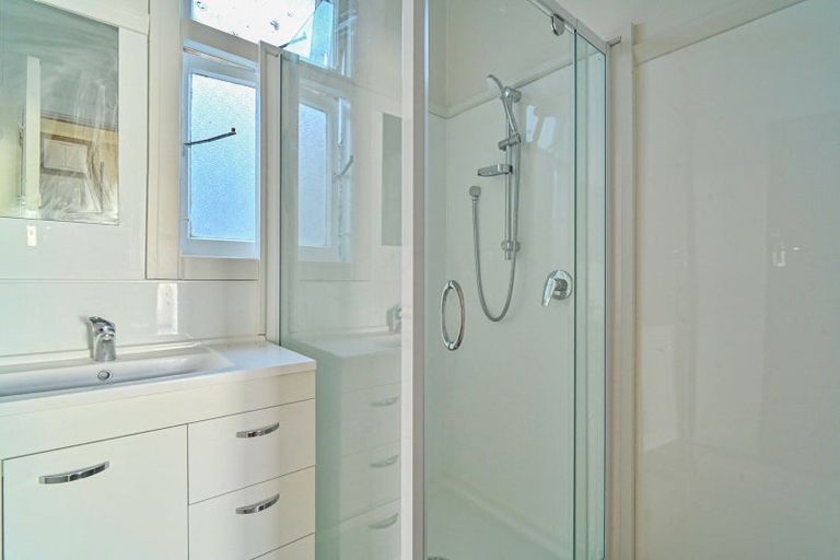 Photo of property in 402b Queen Street East, Hastings, 4122