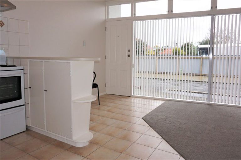 Photo of property in 72f Queen Street West, Levin, 5510