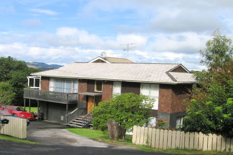 Photo of property in 39 Pohutukawa Avenue, Shelly Park, Auckland, 2014