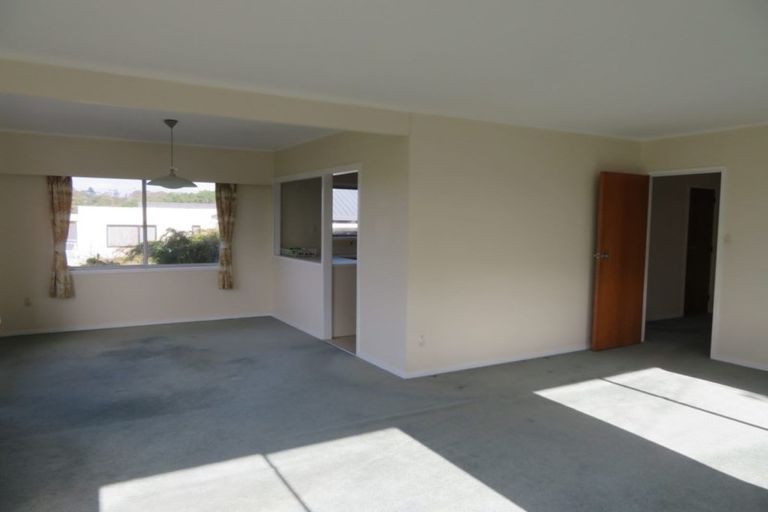 Photo of property in 8 Beacon Avenue, Campbells Bay, Auckland, 0630