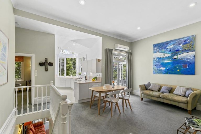 Photo of property in 31 Maarama Crescent, Aro Valley, Wellington, 6021