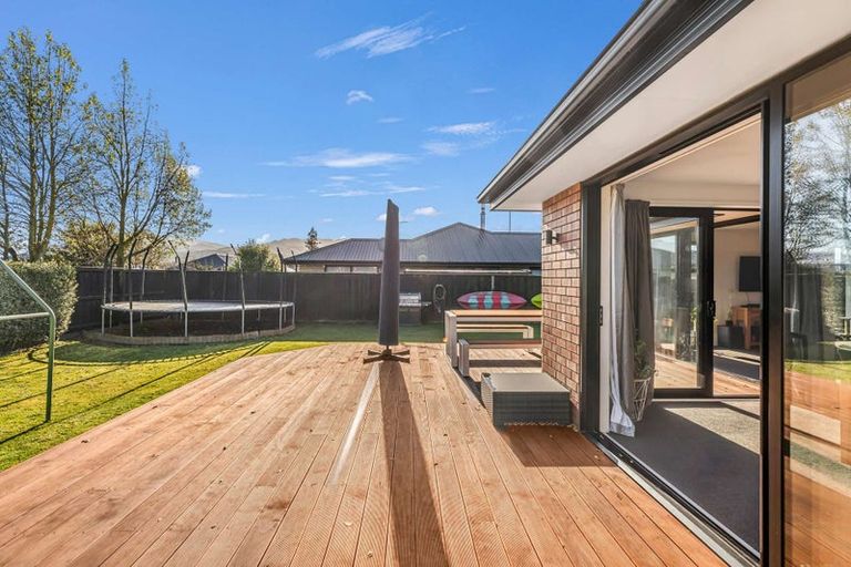 Photo of property in 8 Stonebridge Lane, Oxford, 7430