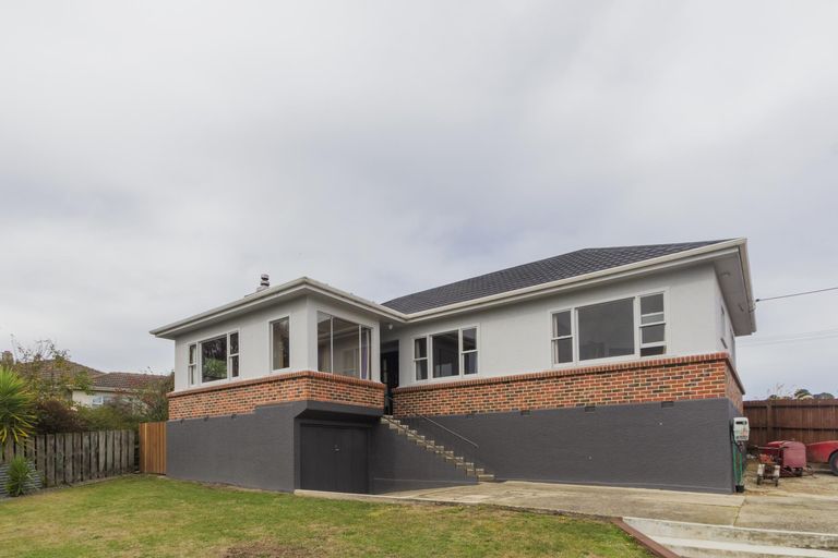 Photo of property in 21 Selwyn Street, South Hill, Oamaru, 9400