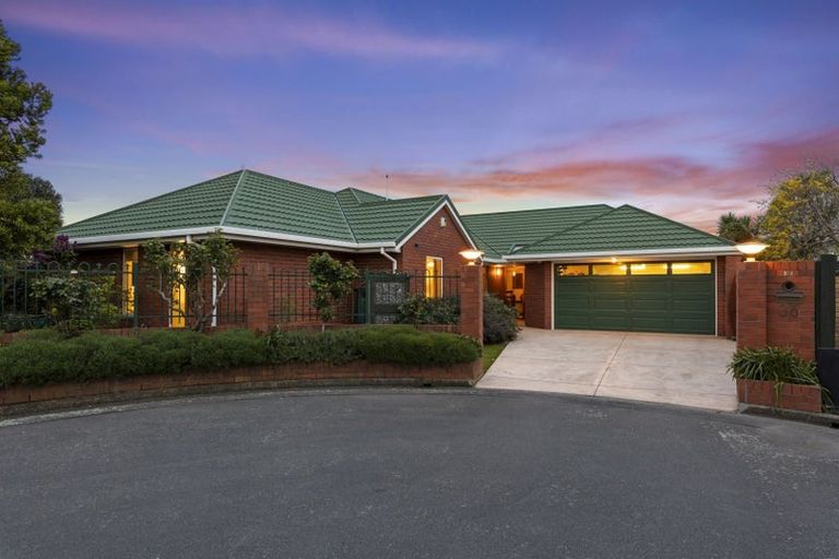 Photo of property in 36 Farnswood Place, Redwood, Christchurch, 8051