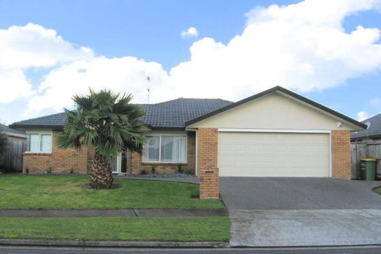 Photo of property in 3 Millisle Place, East Tamaki Heights, Auckland, 2016