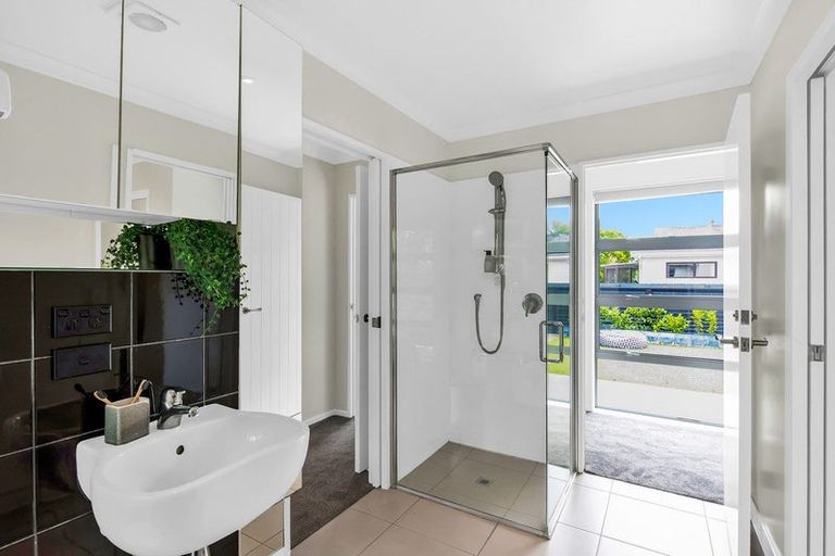 Photo of property in 185 Te Moana Road, Waikanae, 5036