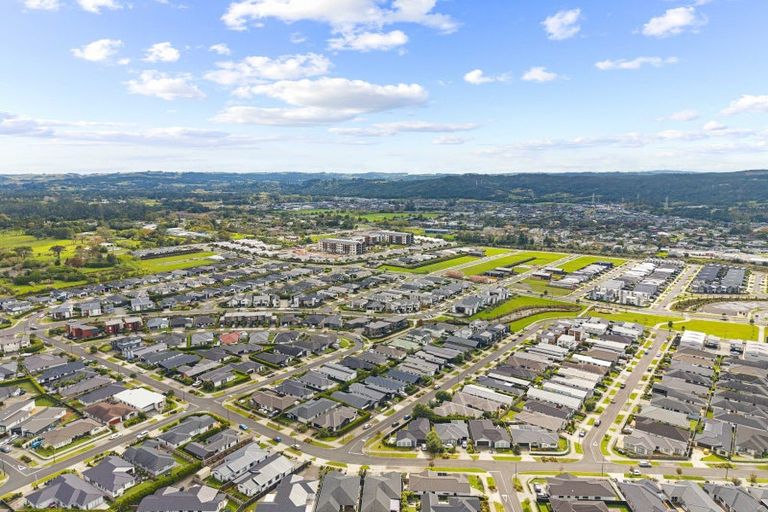 Photo of property in 3/46 Jane Maree Road, Kumeu, 0810