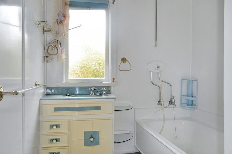 Photo of property in 12 Ure Street, South Hill, Oamaru, 9400