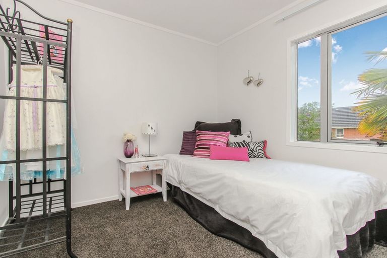 Photo of property in 1/55 Stottholm Road, Titirangi, Auckland, 0604