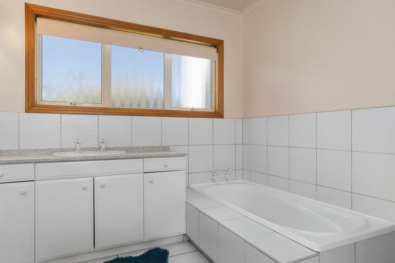 Photo of property in 5 Ashwood Grove, Omokoroa, 3114