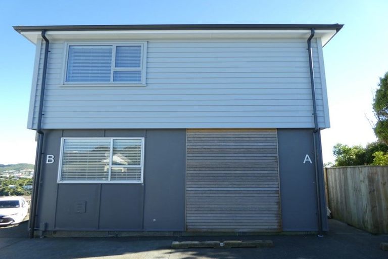 Photo of property in 20b Chetwode Grove, Newlands, Wellington, 6037