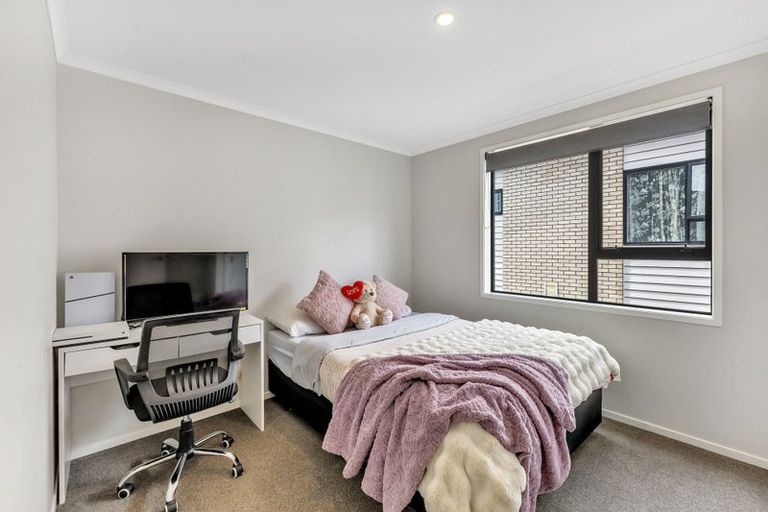 Photo of property in 90 Banks Street, Marfell, New Plymouth, 4310