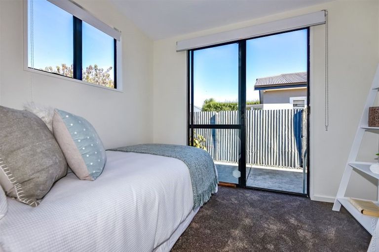 Photo of property in 266 Wainoni Road, Avondale, Christchurch, 8061