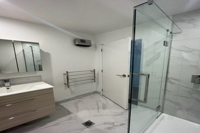 Photo of property in 2/41 Collingwood Street, Waterloo, Lower Hutt, 5011