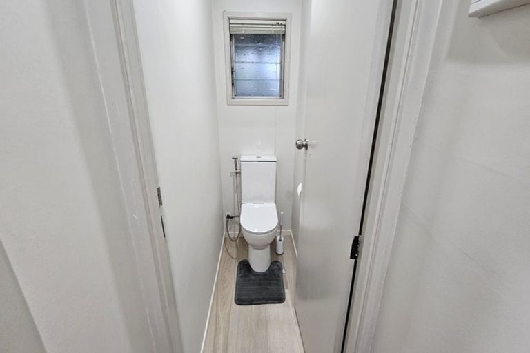 Photo of property in 3/96 Titirangi Road, New Lynn, Auckland, 0600