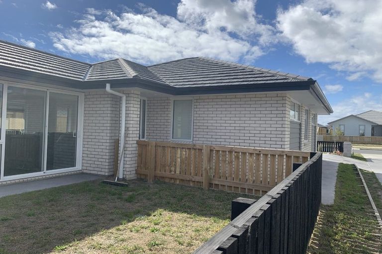 Photo of property in 2 Haka Way, Papamoa, 3118