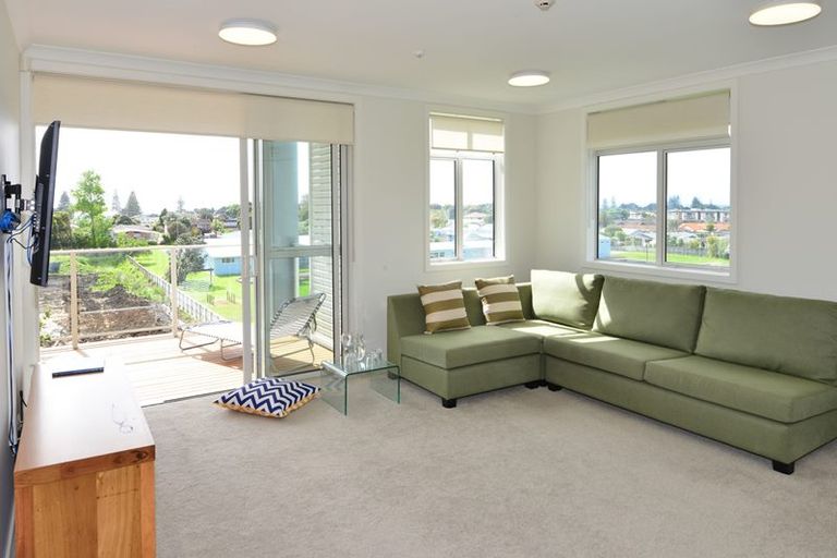 Photo of property in 94 Rewa Rewa Lane, Orewa, 0931