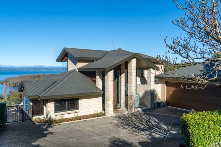 Photo of property in 2/71 Wakeman Road, Acacia Bay, Taupo, 3330