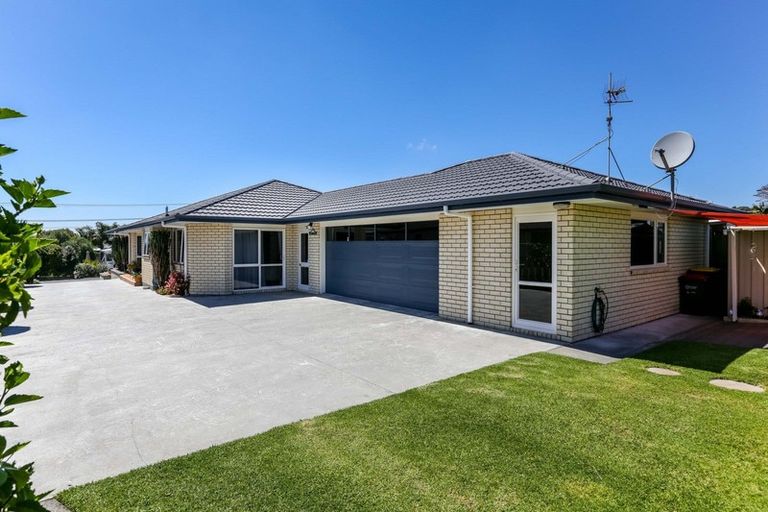 Photo of property in 14 Belt Road, Moturoa, New Plymouth, 4310