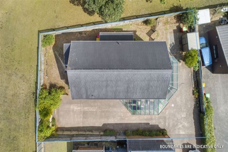 Photo of property in 2/44 Loloma Drive, Half Moon Bay, Auckland, 2012