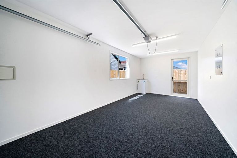 Photo of property in 14b Kirrie Avenue, Te Atatu South, Auckland, 0610