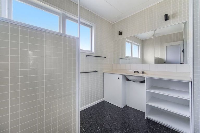 Photo of property in 94 Edmonton Road, Henderson, Auckland, 0612