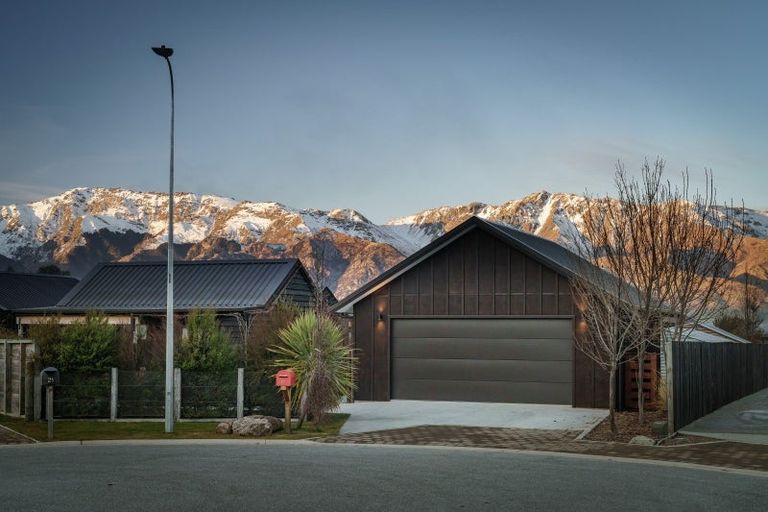 Photo of property in 23 Teal Place, Lake Hawea, Wanaka, 9382