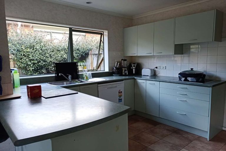 Photo of property in 1/28 Bernie Edwards Place, Botany Downs, Auckland, 2010