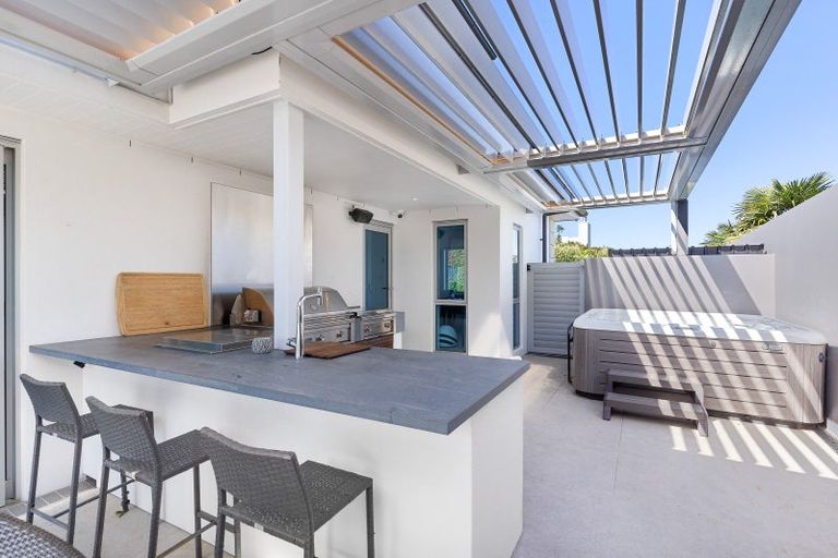 Photo of property in 40 Oceania Place, Mellons Bay, Auckland, 2014