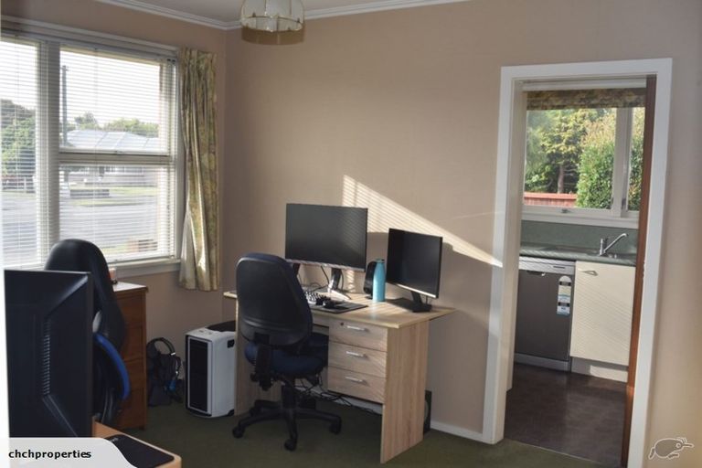 Photo of property in 151 Avonhead Road, Avonhead, Christchurch, 8042