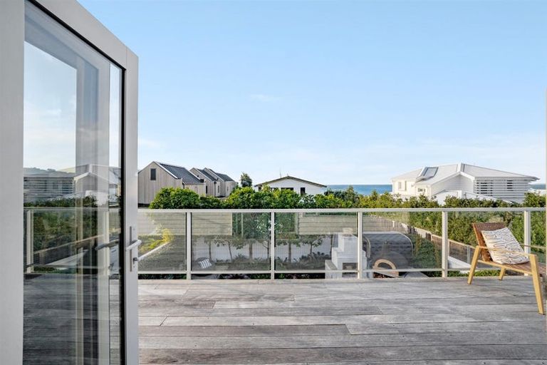 Photo of property in 5 Holiday Road, Milford, Auckland, 0620