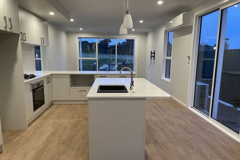 Photo of property in 14 Koreke Close, Kenepuru, Porirua, 5022