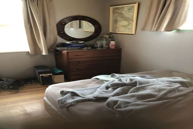 Photo of property in 115 Edgewater Drive, Pakuranga, Auckland, 2010