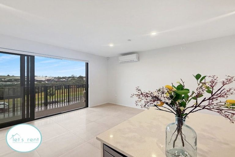 Photo of property in 11/18 Paraone Crescent, Takanini, 2112