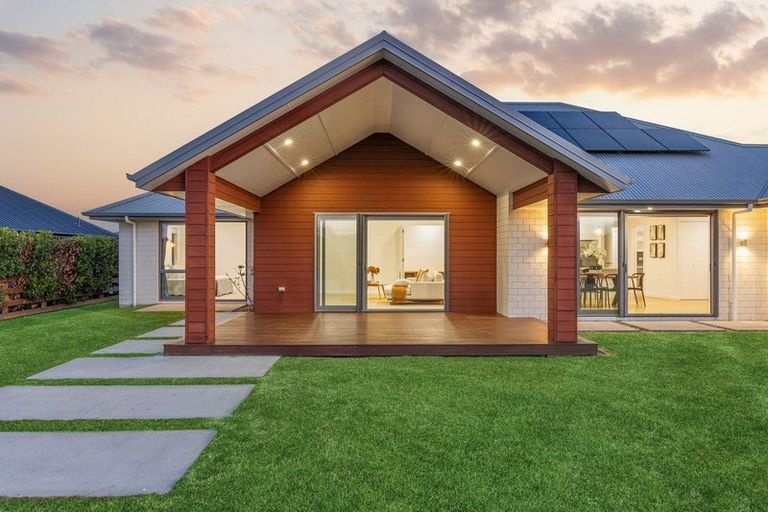 Photo of property in 62 Alan Livingston Drive, Cambridge, 3434