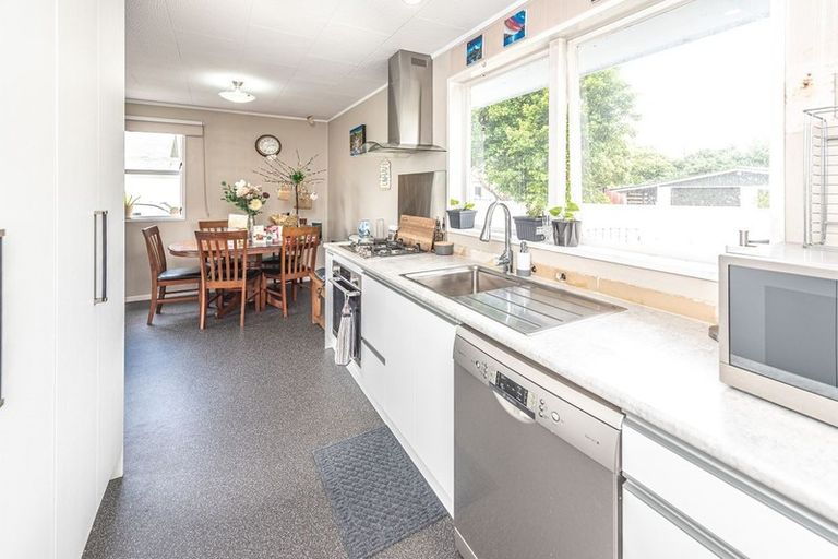 Photo of property in 181a Bridge Street, Bulls, 4818