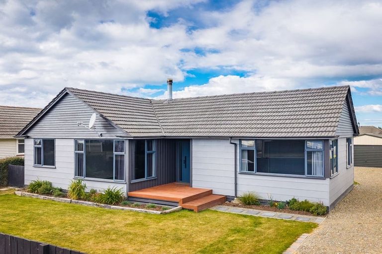 Photo of property in 1 Holmes Street, Waimate, 7924