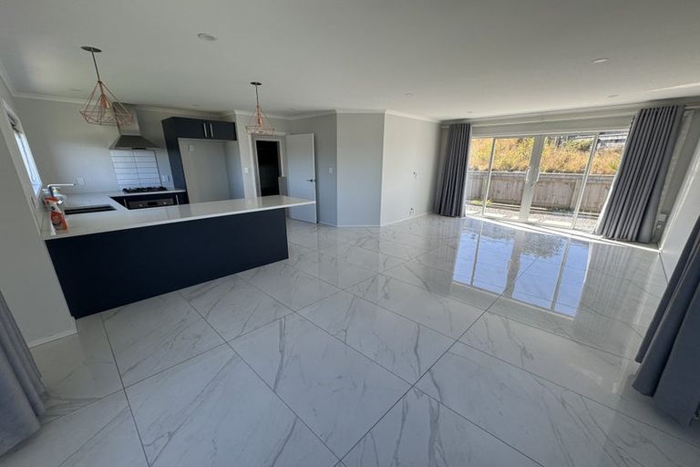 Photo of property in 73 Erlestoke Crescent, Churton Park, Wellington, 6037