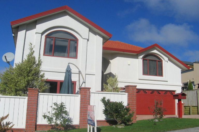 Photo of property in 1 Claverton Grove, Churton Park, Wellington, 6037