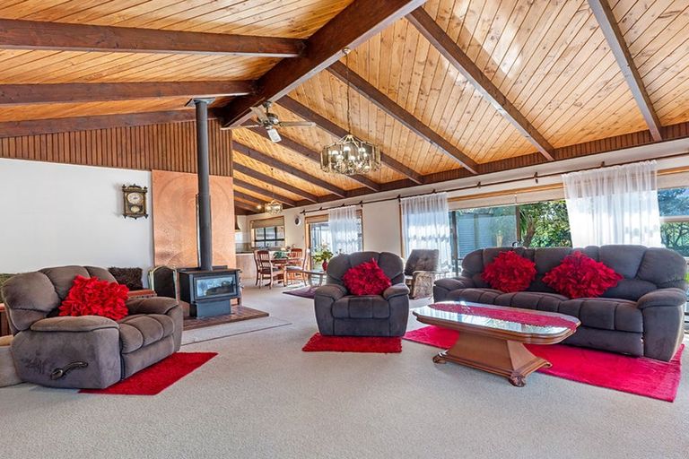 Photo of property in 242 Baylys Coast Road, Dargaville, 0377
