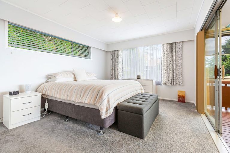 Photo of property in 26 Longreach Drive, Sunnyvale, Auckland, 0612