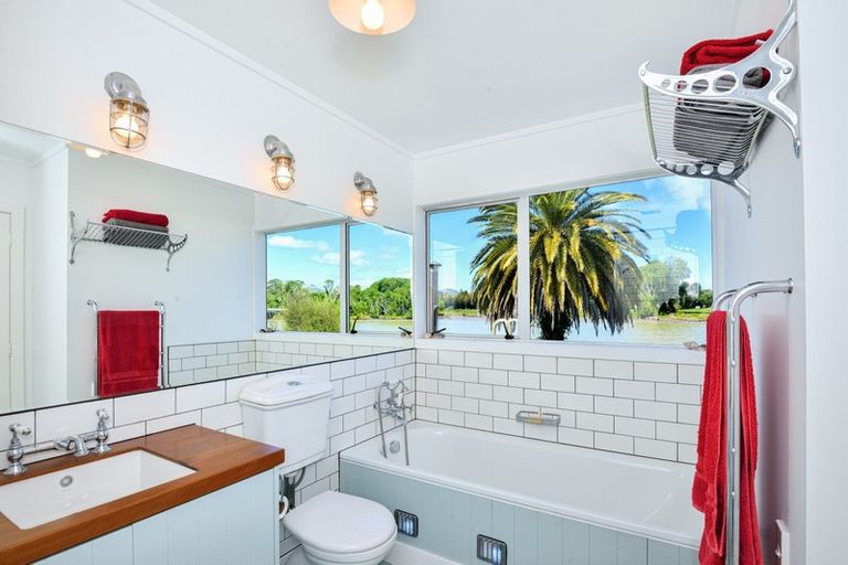 Photo of property in 14 Monkhouse Street, Tolaga Bay, 4077