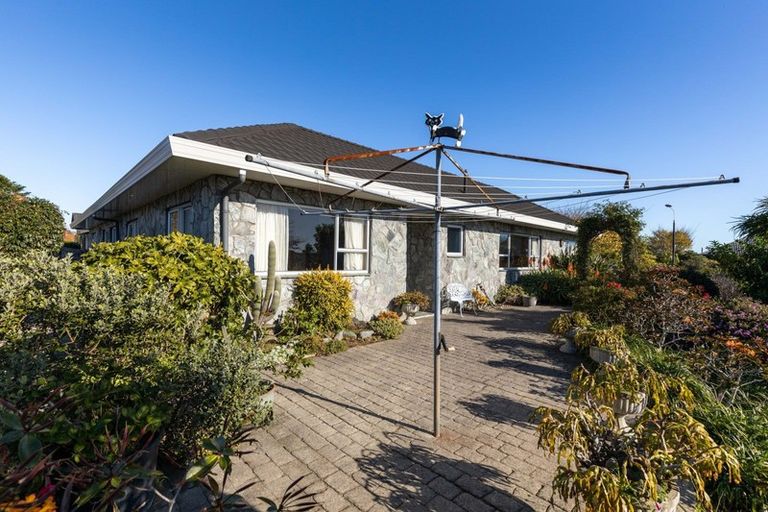 Photo of property in 166 Heta Road, Highlands Park, New Plymouth, 4312