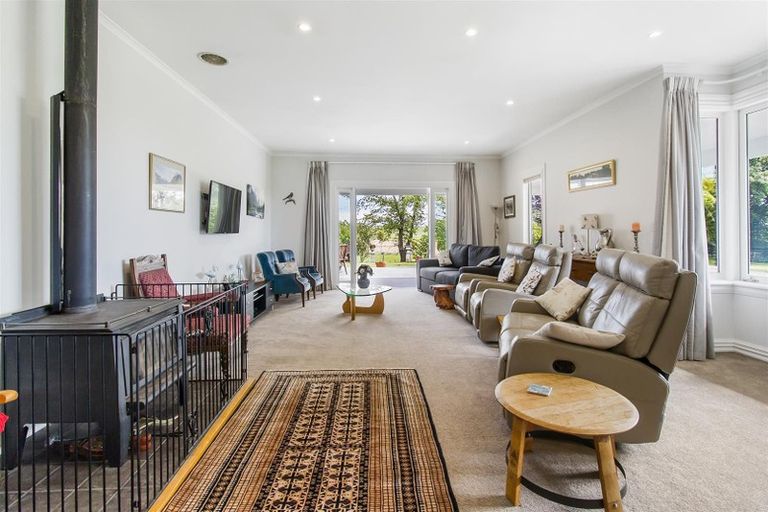 Photo of property in 302 Timaru Road, Waimate, 7978