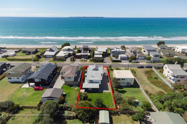 Photo of property in 116 Karewa Parade, Papamoa Beach, Papamoa, 3118
