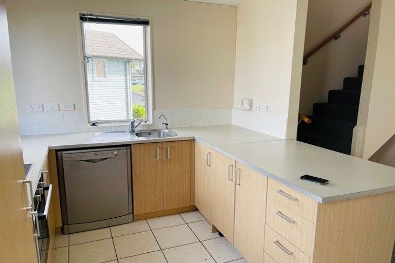 Photo of property in 3/23 Opito Way, East Tamaki, Auckland, 2013