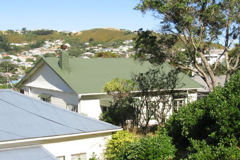 Photo of property in 9 Freeling Street, Island Bay, Wellington, 6023