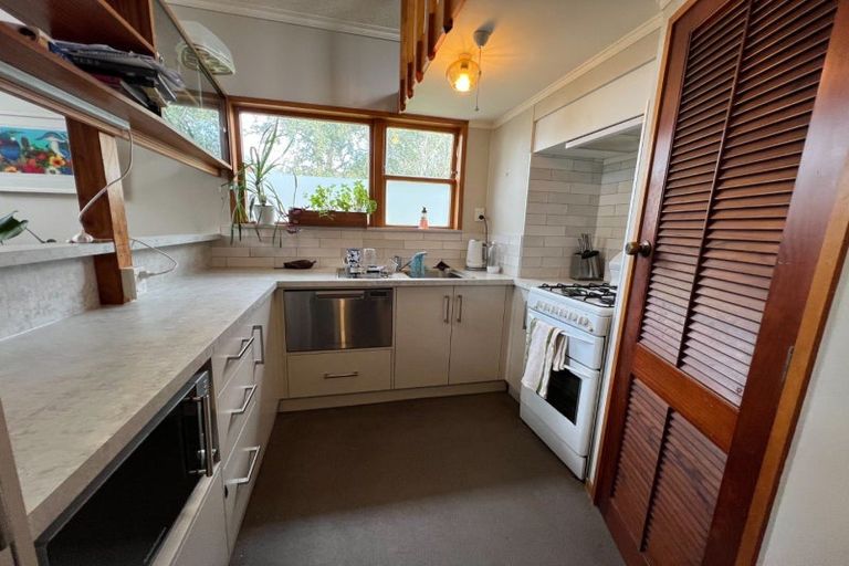 Photo of property in 24 Woodfield Avenue, Roslyn, Palmerston North, 4414