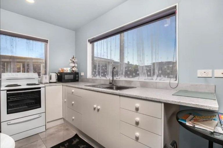 Photo of property in 127 Rowandale Avenue, Manurewa, Auckland, 2102