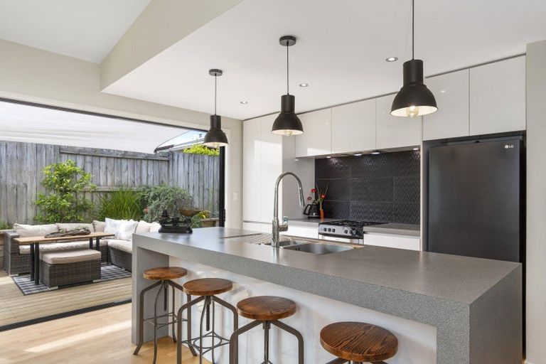 Photo of property in 105 Twin Oak Avenue, Papamoa Beach, Papamoa, 3118